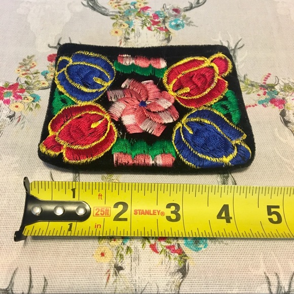 Black Velvet pouch with embroidered flowers🌺 - Picture 3 of 5